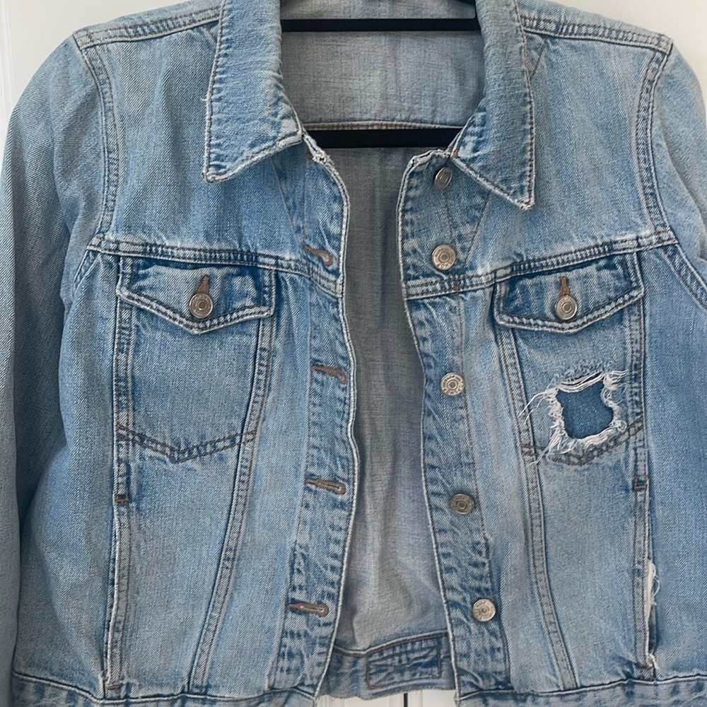 Topshop blue jean denim jacket distressed Light Wash size 10